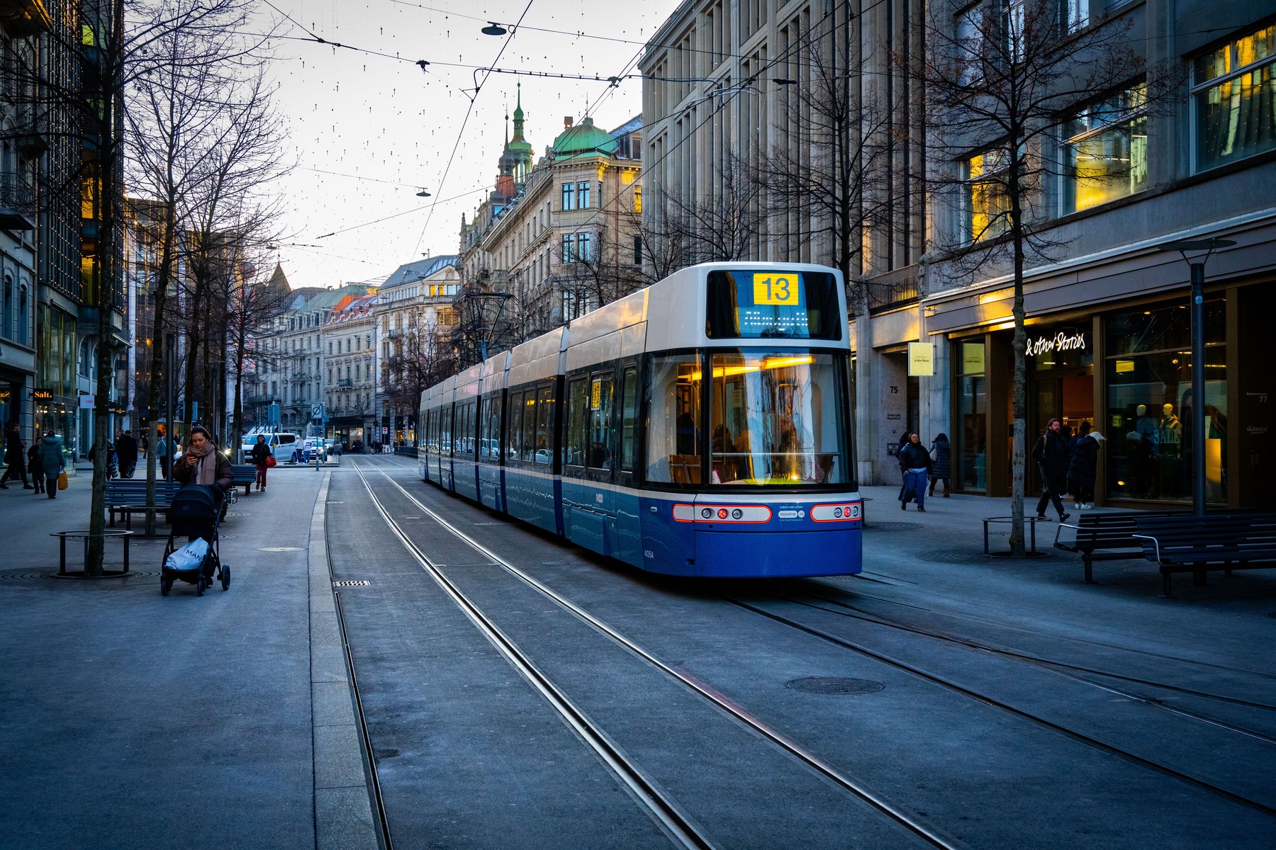 Zurich shopping map with Bahnhofstrasse tram and city shopping street