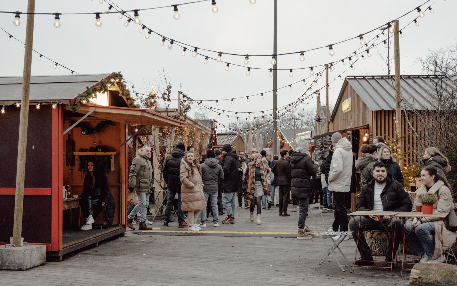 Zurich shopping map market route for budget and seasonal shopping